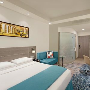 Standard Queen Room Disability Access
